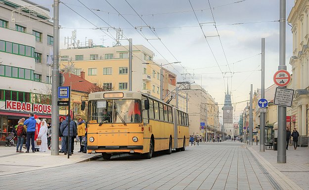 Trolejbusem na zmrzlinu