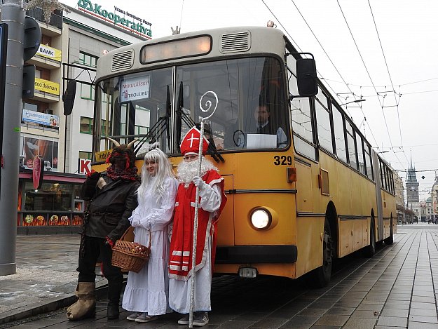 Mikulášský trolejbus v Pardubicích
