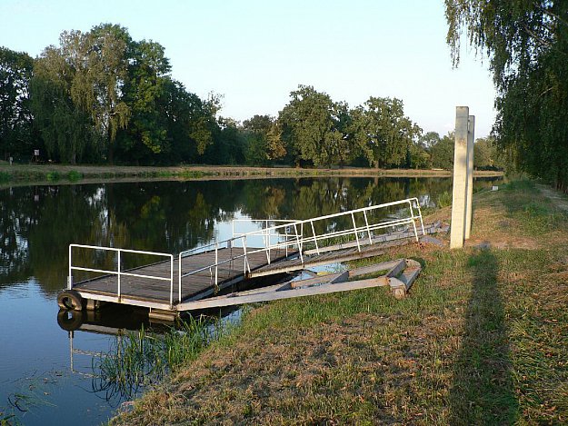 Arnošt - Valy dock
