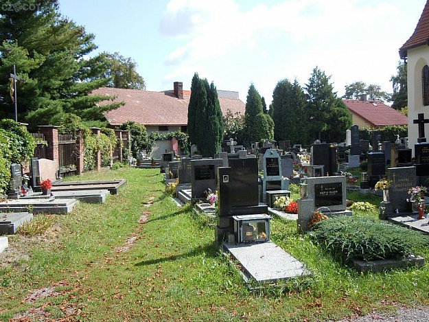 Pardubičky - cemetery