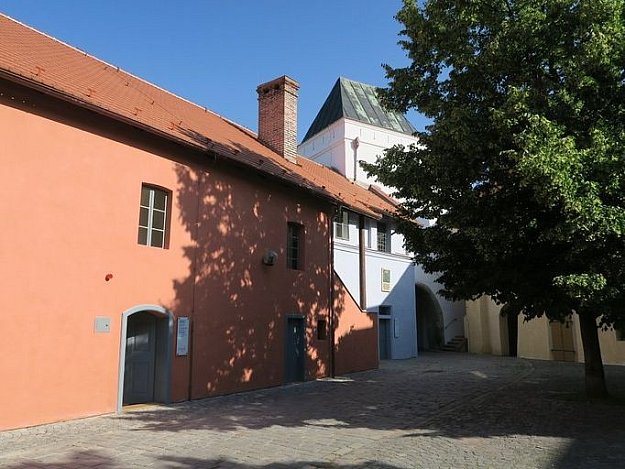 Library centre at Vokolkovi