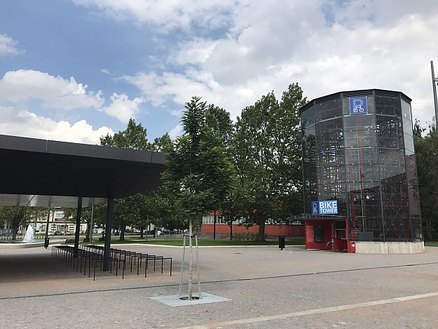 Parking tower for bicycles Bike Tower